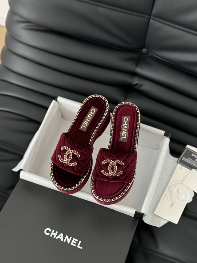 Chanel 25C春夏新款全系列链条拖鞋全系列首发 专柜有的我都有！高版本高品质鞋面牛皮 原版面料 内里羊皮 原版大底Size:35-39 其他码数定