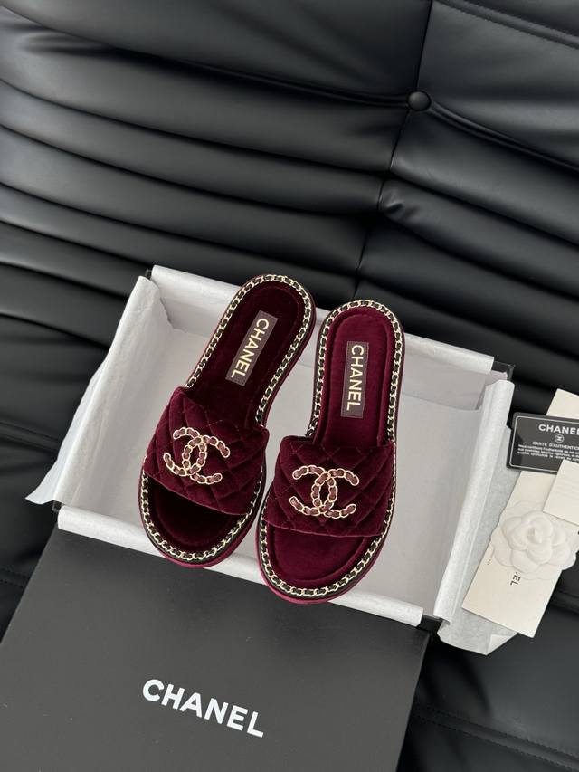 Chanel 25C春夏新款全系列链条拖鞋全系列首发 专柜有的我都有！高版本高品质鞋面牛皮 原版面料 内里羊皮 原版大底Size:35-39 其他码数定