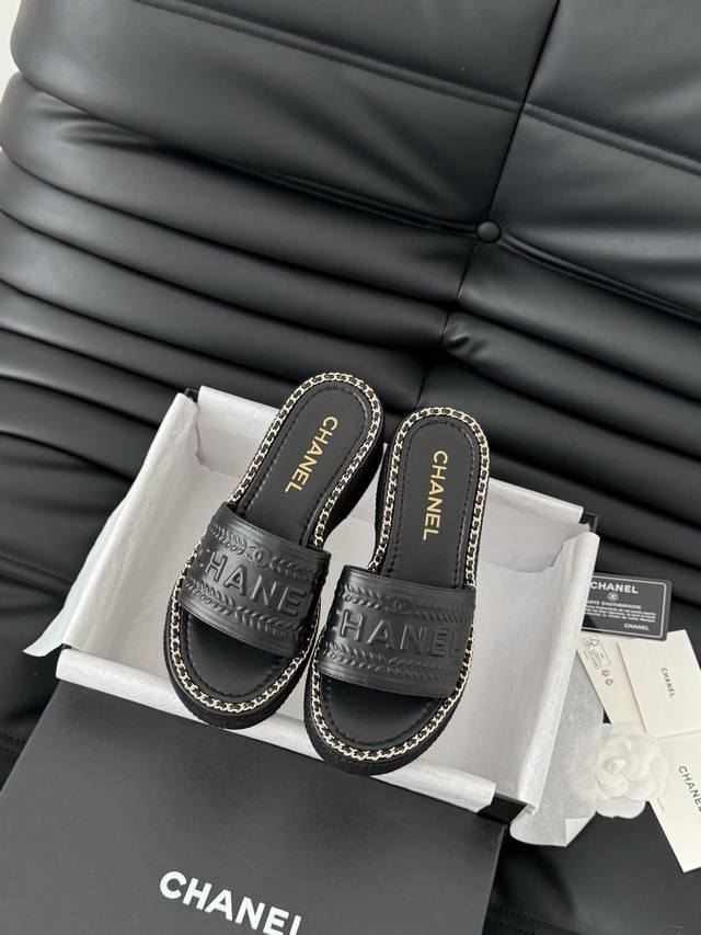 Chanel 25C春夏新款全系列链条拖鞋全系列首发 专柜有的我都有！高版本高品质鞋面牛皮 原版面料 内里羊皮 原版大底Size:35-39 其他码数定