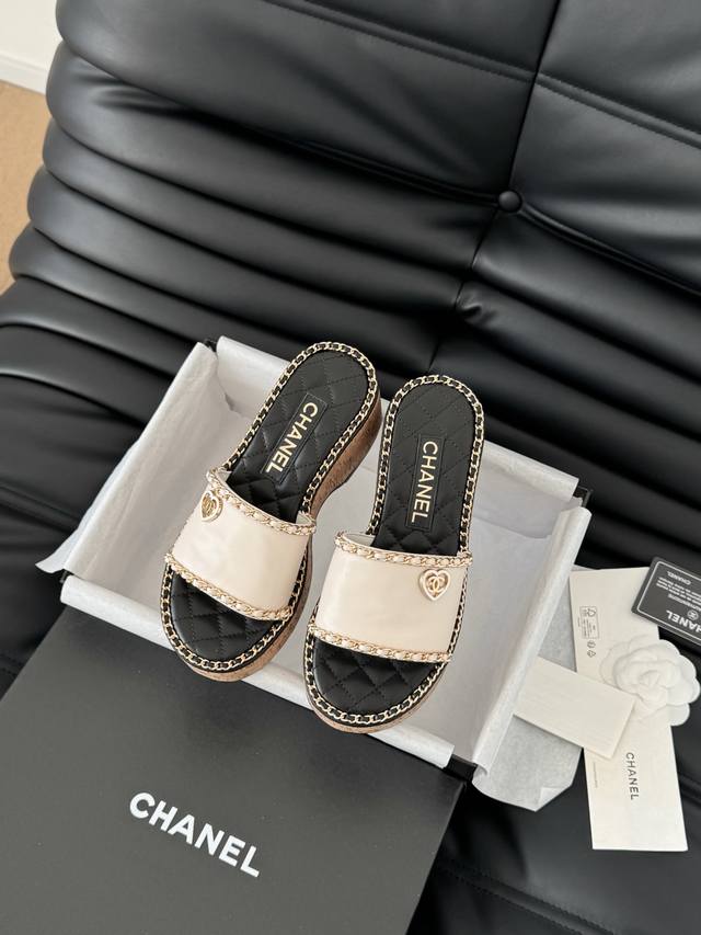 Chanel 25C春夏新款全系列链条拖鞋全系列首发 专柜有的我都有！高版本高品质鞋面牛皮 原版面料 内里羊皮 原版大底Size:35-39 其他码数定