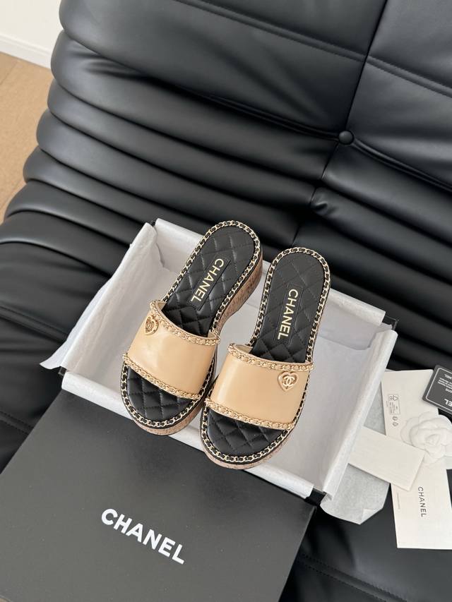 Chanel 25C春夏新款全系列链条拖鞋全系列首发 专柜有的我都有！高版本高品质鞋面牛皮 原版面料 内里羊皮 原版大底Size:35-39 其他码数定