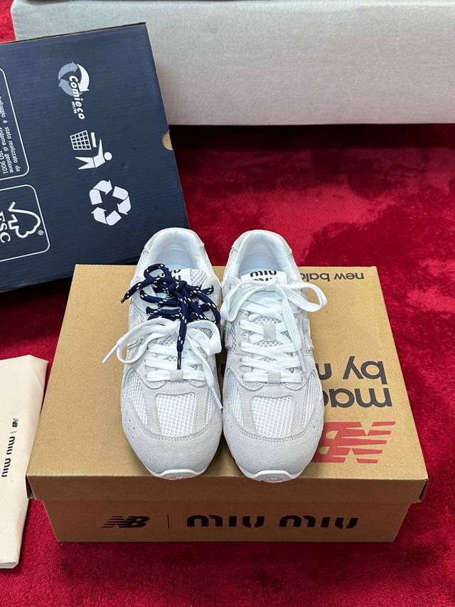 厂价 现货出 男款102024今年不能没有一双 Miu德训鞋：顶级版本，全套配件出品！Miu联名 New Balance 又出新款这次是毛毛款的，妈妈再也不怕我