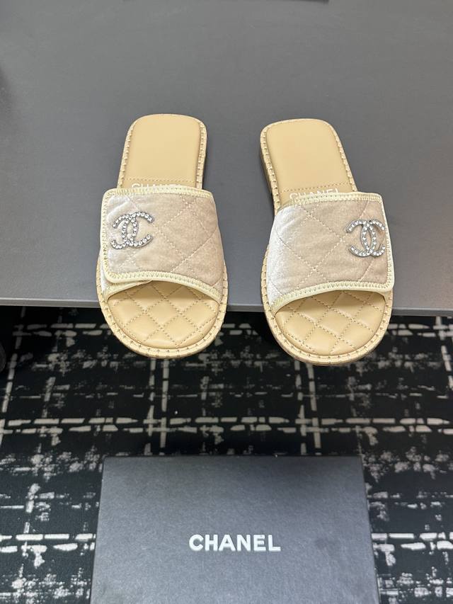 厂价 CHANE*｜小香24C新品经典双C平底拖鞋鞋面采用进口牛皮 特殊布料内里踮脚均为棉羊皮意大利进口牛皮大底size：35-39 40 41定制