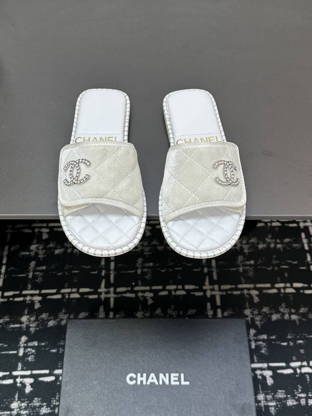 厂价 CHANE*｜小香24C新品经典双C平底拖鞋鞋面采用进口牛皮 特殊布料内里踮脚均为棉羊皮意大利进口牛皮大底size：35-39 40 41定制