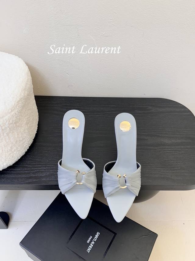 Saint Laurent 圣罗兰Lee金属钻链条尖头高跟鞋YSL姐姐的美丽尤物高跟鞋 又是人间圣罗兰 Rose同款的高跟鞋化很好修饰脚型，奢华金属链 这几年S
