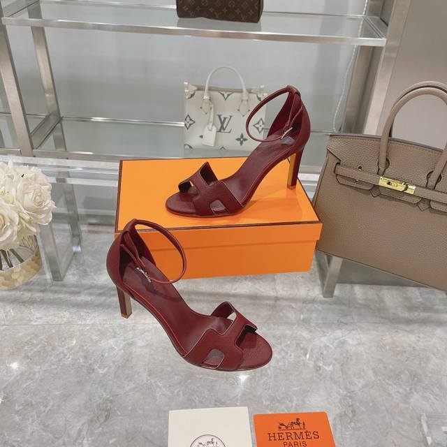 Hermès 爱马仕 掌纹 高跟气质凉鞋 耗时半年时间开发，终于完美复刻出货！爱马仕的高跟鞋是我见过最简约最耐看最有气质的！！！任何风格都能hold住跟高：9c