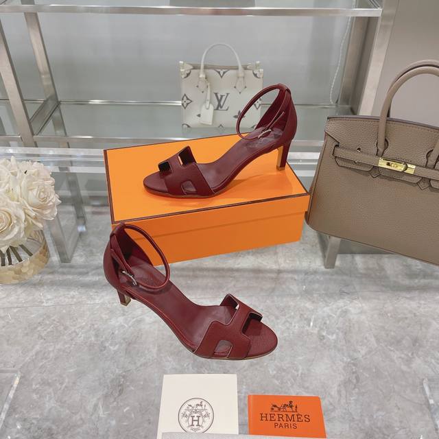 Hermès 爱马仕 掌纹 高跟气质凉鞋 耗时半年时间开发，终于完美复刻出货！爱马仕的高跟鞋是我见过最简约最耐看最有气质的！！！任何风格都能hold住跟高：7c