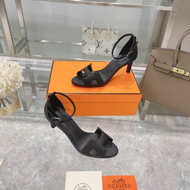 Hermès 爱马仕 掌纹 高跟气质凉鞋 耗时半年时间开发，终于完美复刻出货！爱马仕的高跟鞋是我见过最简约最耐看最有气质的！！！任何风格都能hold住跟高：7c