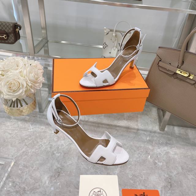 Hermès 爱马仕 掌纹 高跟气质凉鞋 耗时半年时间开发，终于完美复刻出货！爱马仕的高跟鞋是我见过最简约最耐看最有气质的！！！任何风格都能hold住跟高：7c