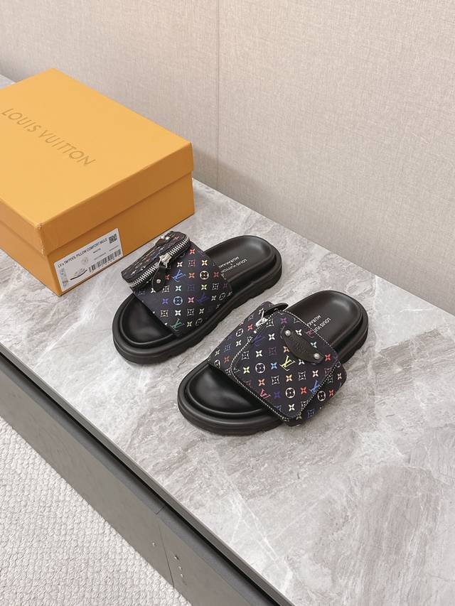 村上隆系列情侣款新品魔术贴平底拖鞋鞋面进口莱卡面料可调节魔术贴标记l v字母压花帆布后带、正品拆版开发、品质一如既往细节无可挑剔、水染羊皮内里 柔软舒适具有吸汗