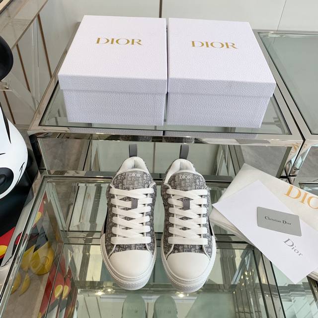 Dior 情侣款面包鞋爆拆zp一比一完美复刻版，所有细节材料全部跟正品一样，出入专柜毫无压力码数:35-44