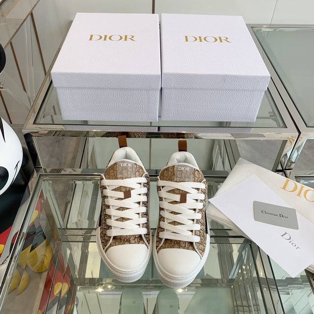 Dior 情侣款面包鞋爆拆zp一比一完美复刻版，所有细节材料全部跟正品一样，出入专柜毫无压力码数:35-44