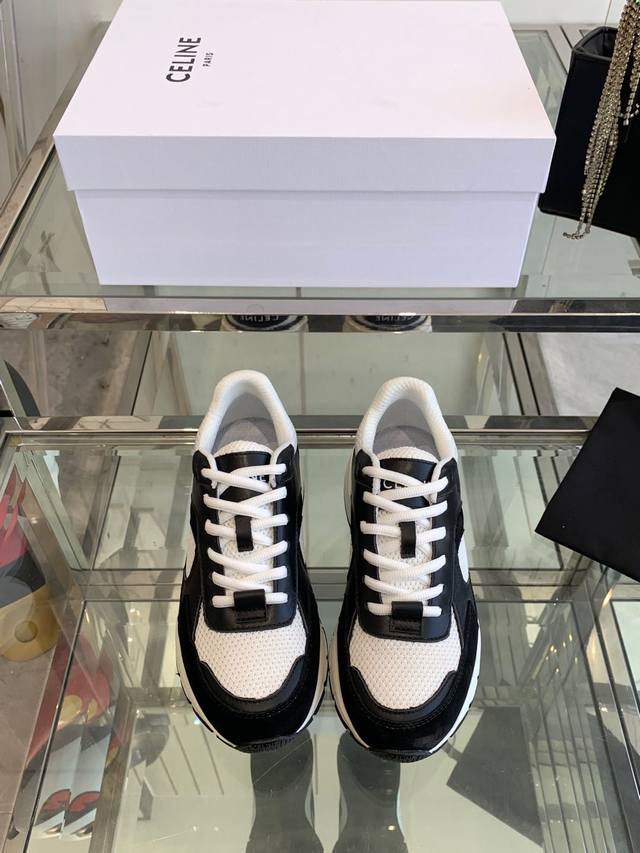 CELINE 赛琳 25ss 最新 Runner Cr-03系列 系带 休闲运动鞋新春运动小白鞋无论从楦型的轮廓隔板的拼接都让人耳目一新、前后品牌LOGO相呼应