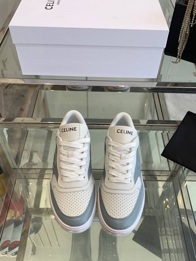 CELINE 赛琳 25ss最新 Block系列 系带 情侣款休闲运动鞋TRIOMPHE 皮革贴饰，瞬间给这款 BLOCK 运动鞋注入了清新柔美的魅力，爱了爱了