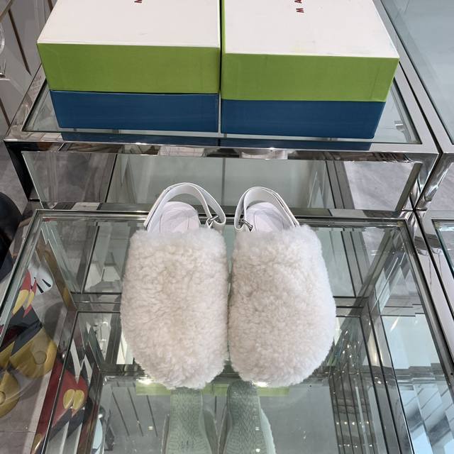 Marni毛毛鞋一年四季都能穿舒服舒适 超多网红明星在穿zp拆鞋一比一完美复刻出货码数:35-40