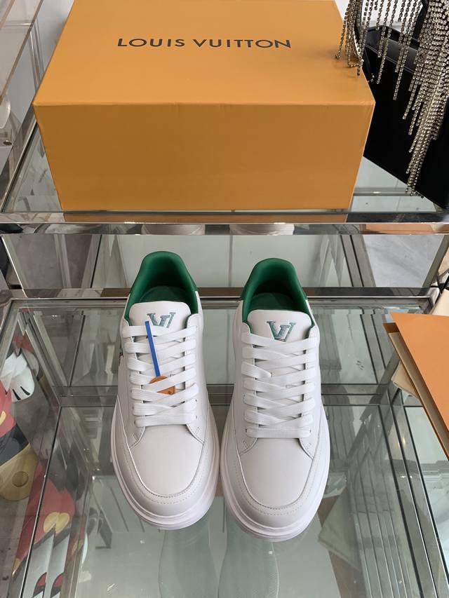 Louis Vuitton 路易威登 25ss新款休闲小白鞋 运动鞋驴牌LV路易威登为环保设计情侣鞋Charlie 与Squad运动鞋侧身超大LV logo 鞋