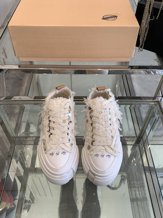 x Vessel 乞丐鞋 吴建豪设计的小众品牌真正的正品货 不用多说什么拿到鞋你对比一下就知道市面上的版本跟代工厂的货差别在哪里！ 整体设计有一种巴黎世家和匡威