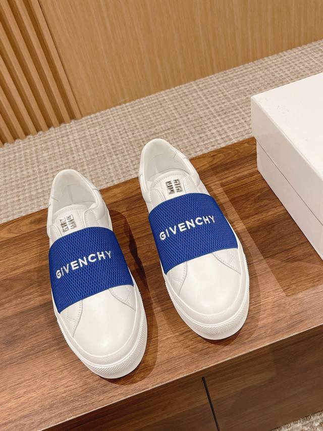 松紧金属扣#正常码 男+10 GIVENCHY 纪梵希经典小白鞋 说之为小鞋白中的始祖不为过。 小白鞋中的绝对款式都已淘经汰，但GVC凭借不过时的介简经典设计。