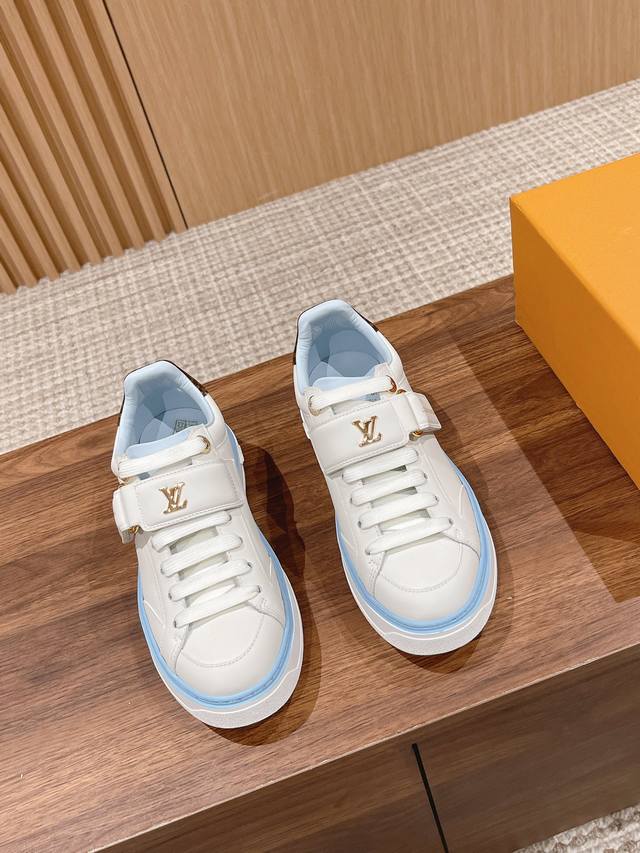 Louis Vuitton 路易威登经典厚底运动鞋 老花monogram皮革logo挂饰，精致绝伦！ 本款Time Out 运动鞋取材柔软牛皮革，以耀眼光泽点亮