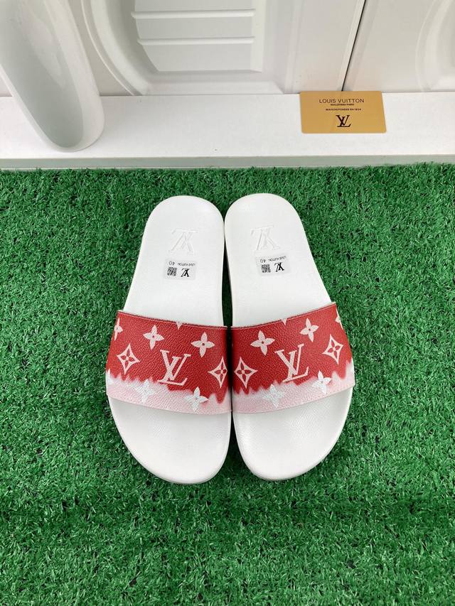 现货工厂价 LOUIS VUITON 路易威登情侣拖鞋，原版1.1订做，专柜经典款。鞋身高温附带logo，大底专柜附带logo ，任何细节都不错过 这款拖鞋专柜