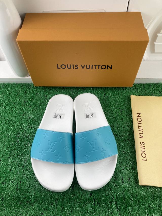 现货 工厂价 LOUIS VUITON 路易威登情侣拖鞋，原版1.1订做，专柜经典款。鞋身高温附带logo，大底专柜附带logo ，任何细节都不错过 这款拖鞋专