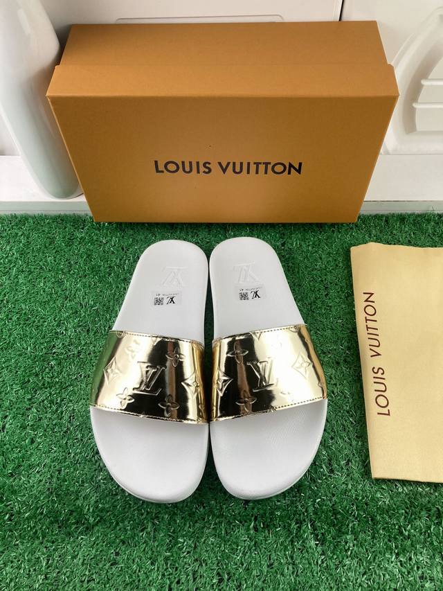 现货 工厂价 LOUIS VUITON 路易威登情侣拖鞋，原版1.1订做，专柜经典款。鞋身高温附带logo，大底专柜附带logo ，任何细节都不错过 这款拖鞋专