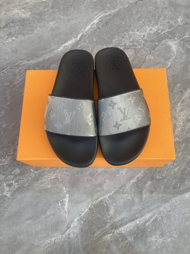新款糖果系列拖鞋LouⅰsⅤuⅰtton情侣款，私家模，美观鞋面，Size:35-45