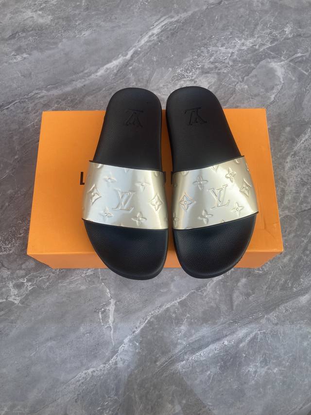 新款糖果系列拖鞋LouⅰsⅤuⅰtton情侣款，私家模，美观鞋面，Size:35-45