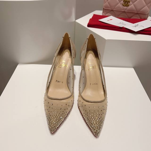顶级版原版盒 Christian Louboutin s原版做货重工CL经典红底网纱烫钻系列～ 鞋面：采用高密度网纱面料搭配进口超闪18个切面倒三角水钻，高级感