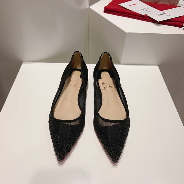 顶级版原版盒 Christian Louboutin s原版做货重工CL经典红底网纱烫钻系列～ 鞋面：采用高密度网纱面料搭配进口超闪18个切面倒三角水钻，高级感