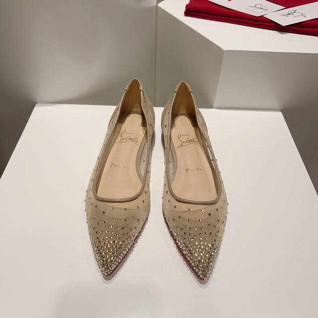 顶级版原版盒 Christian Louboutin s原版做货重工CL经典红底网纱烫钻系列～ 鞋面：采用高密度网纱面料搭配进口超闪18个切面倒三角水钻，高级感