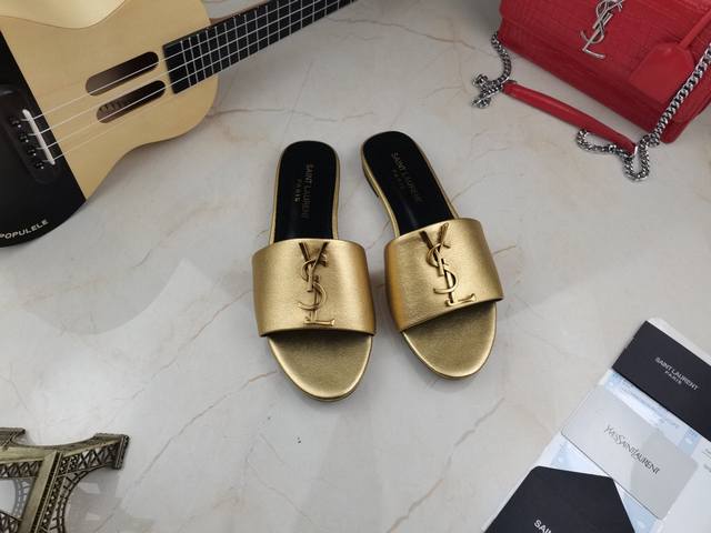 真皮底 Saint Laurent 圣罗兰、平板凉鞋早春专柜同步最新款、YSL、Logo字母扣装饰经典上乘美艳力作 专柜最火春夏系列 兼备气质 时尚 经典耐看的