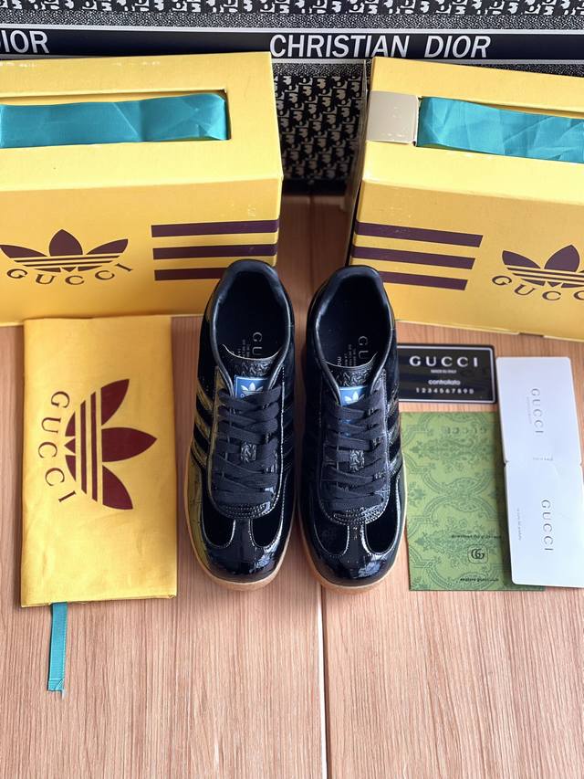 Gucci三叶草联名坡跟款整双鞋子采购Zp开发打造，全部定制材料，独家开模大底，细节全部对版出货，连包装也做到跟正品一样。码数:女：35-40