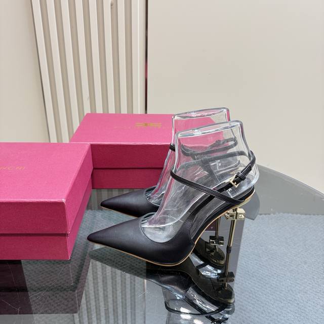 最高版出厂 一个轻奢品牌 Elisabetta FranchiElisabetta Franchi绝美高跟时装秀场凉鞋ELISABETTA FRANCH是来自意