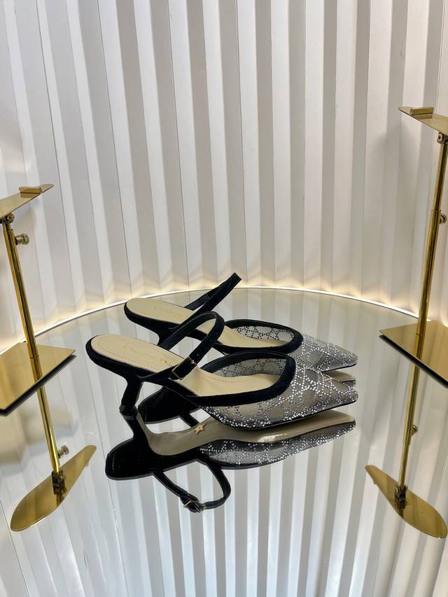 Dio r ss25 new arrival～cd 25春夏璀璨星河系列新品高跟鞋网纱鞋面 搭配经典藤格纹水钻；blingbling地闪耀，太美啦，专柜除了贵挑