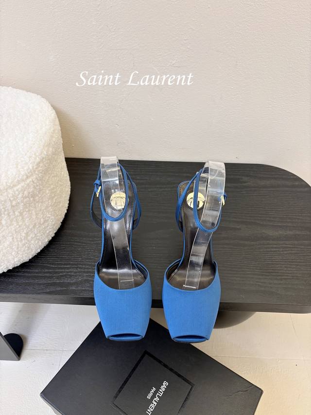 Saint Laurent 圣罗兰坡跟鱼嘴凉鞋Lee金属钻链条尖头高跟鞋YSL姐姐的美丽尤物高跟鞋 又是人间圣罗兰 Rose同款的高跟鞋化很好修饰脚型，奢华金属