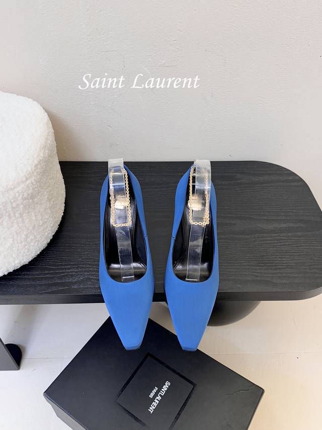 Saint Laurent 圣罗兰Lee金属钻链条尖头高跟鞋YSL姐姐的美丽尤物高跟鞋 又是人间圣罗兰 Rose同款的高跟鞋化很好修饰脚型，奢华金属链 这几年S