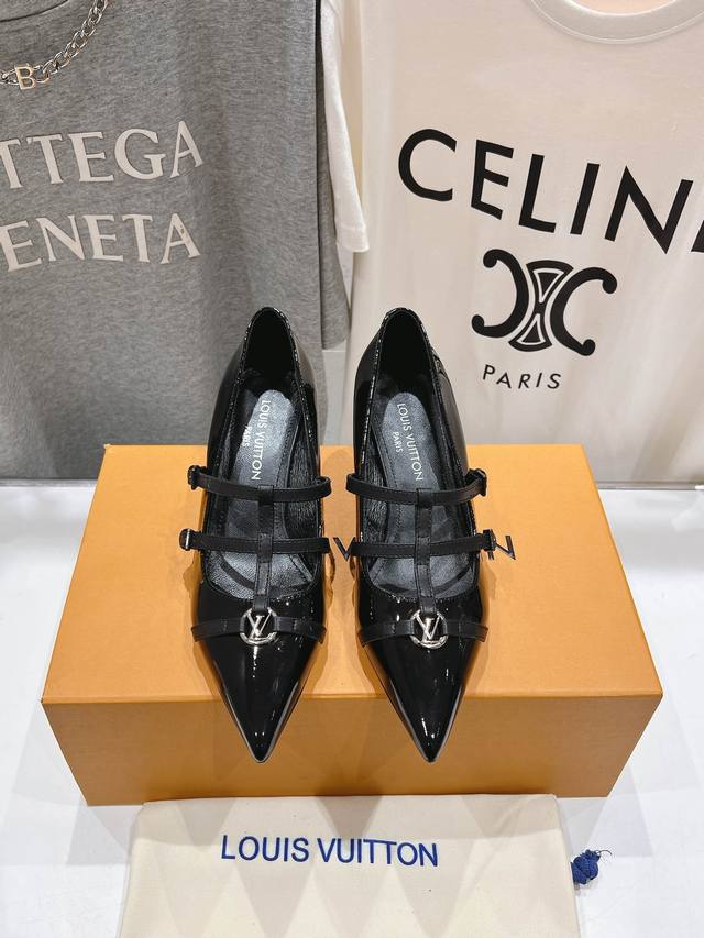 高版本出厂 Louis Vuitton ss25 new arrival LV驴牌春夏系列玛丽珍高跟鞋单鞋新品简约精致，高级感满满，尽显优雅气质～上脚超好看，拉