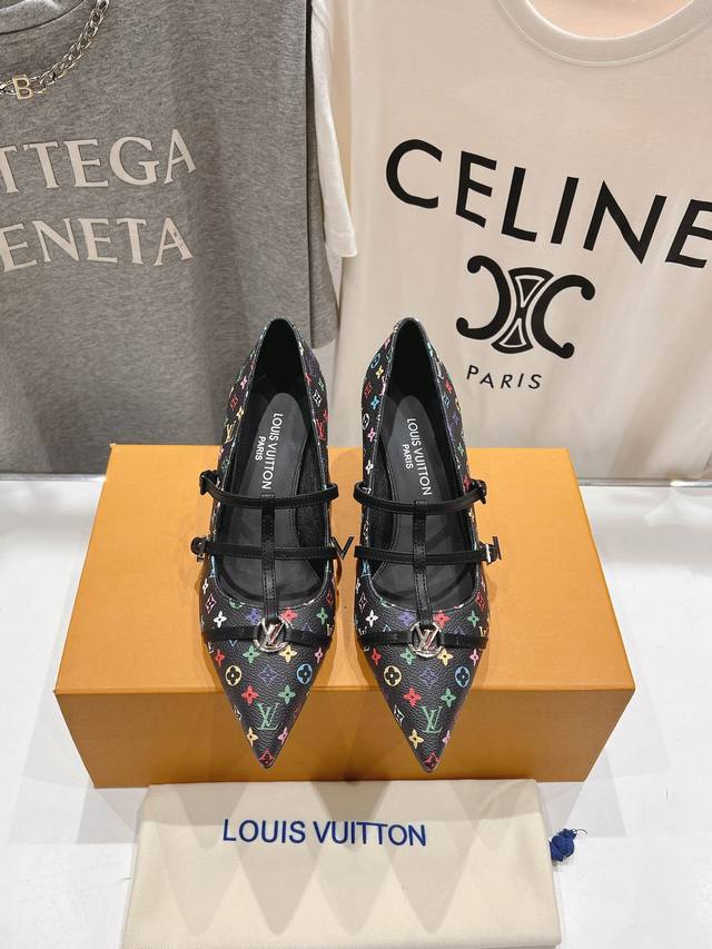 高版本出厂 Louis Vuitton ss25 new arrival LV驴牌春夏系列玛丽珍高跟鞋单鞋新品简约精致，高级感满满，尽显优雅气质～上脚超好看，拉