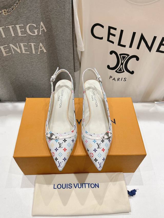 高版本出厂 Louis Vuitton ss25 new arrival LV驴牌春夏系列玛丽珍平底鞋单鞋新品简约精致，高级感满满，尽显优雅气质～上脚超好看，拉