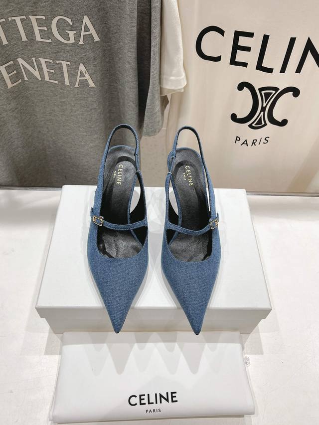 高版本出厂 CELINE 赛琳2025ss夏季新品简易尖头高跟凉鞋～复古简约又时尚 上脚舒适.百搭.显瘦，超有气质～百搭日常着用都是一绝的单品！小平跟轻松无压力