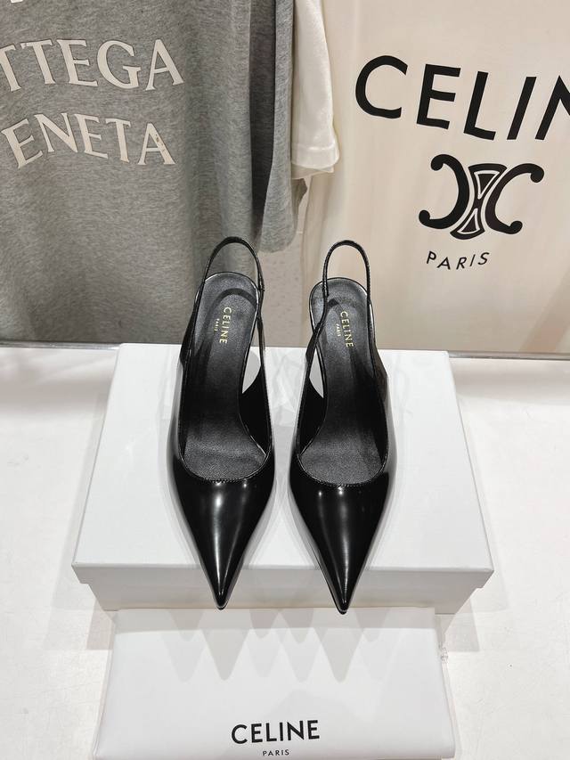 高版本出厂 CELINE 赛琳2025ss夏季新品简易尖头高跟凉鞋～复古简约又时尚 上脚舒适.百搭.显瘦，超有气质～百搭日常着用都是一绝的单品！小平跟轻松无压力