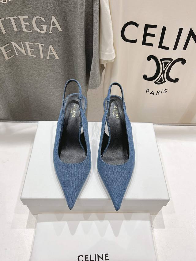 高版本出厂 CELINE 赛琳2025ss夏季新品简易尖头高跟凉鞋～复古简约又时尚 上脚舒适.百搭.显瘦，超有气质～百搭日常着用都是一绝的单品！小平跟轻松无压力