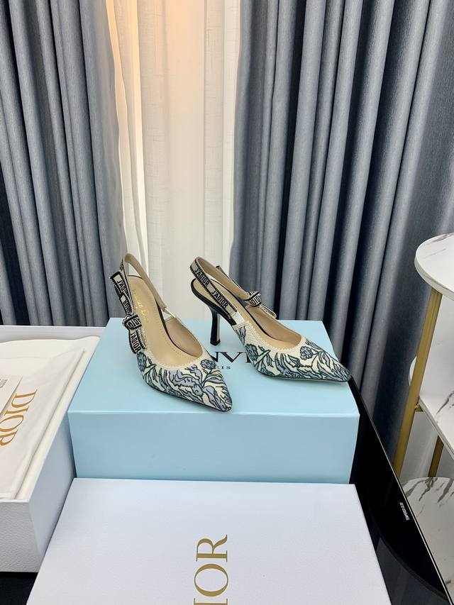出厂价 J'ADIOR 迪奥 DIOR&MOI 春夏最新高定Slingback标志性系列 纯棉刺绣图案露跟平底女鞋 明星同款字母logo织带方头粗高跟蝴蝶结女凉