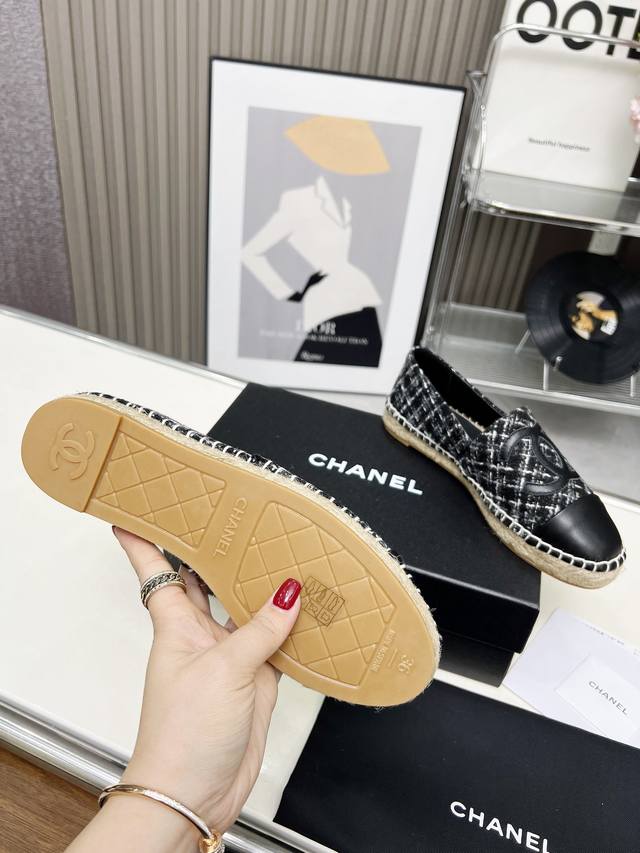 2025专柜同步最新配色顶级版本 Chanel 最新渔夫鞋 原版定制材质 毛尼正品工艺 手工折边后缝合 纯手工串线 原版注胶半透明牛筋原色麻底size：35 4