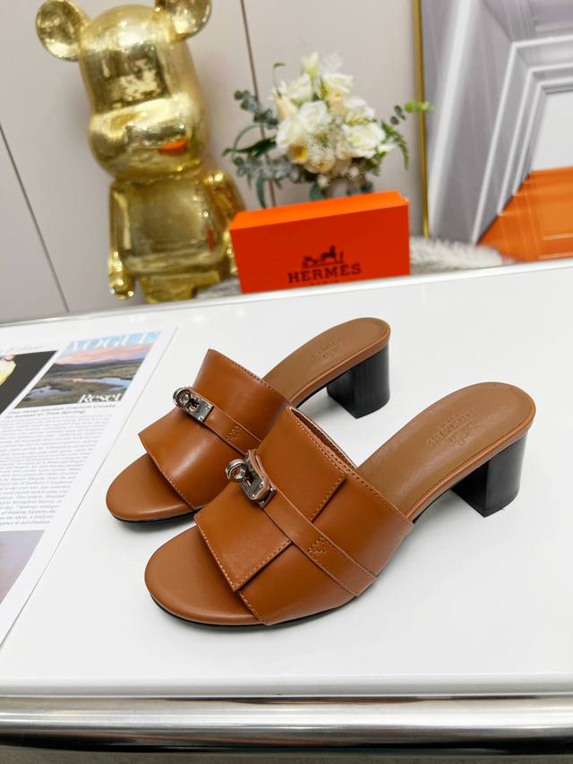 原版原标橡胶底P： 真皮大底：170Hermes爱马仕 size:35-44跟高：5CM专柜新款一片拖，1：1复刻 Hermes春夏 爱马仕新款官网同步轻盈夏日