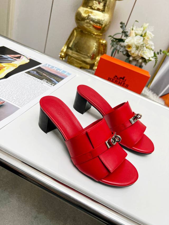 原版原标橡胶底P： 真皮大底：170Hermes爱马仕 size:35-44跟高：5CM专柜新款一片拖，1：1复刻 Hermes春夏 爱马仕新款官网同步轻盈夏日