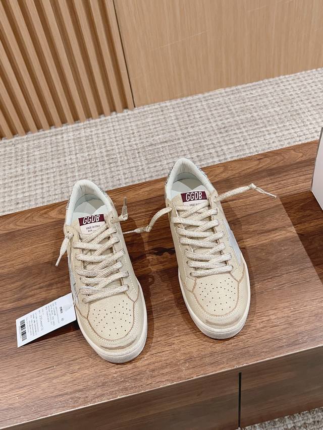 顶级版本 #限女款 ｜Golden Goose Deluxe Brand ggdb经典小脏鞋 火红程度上怼小白鞋，下踩各类小脏鞋！明星私服上脚示范 ×就是这么百