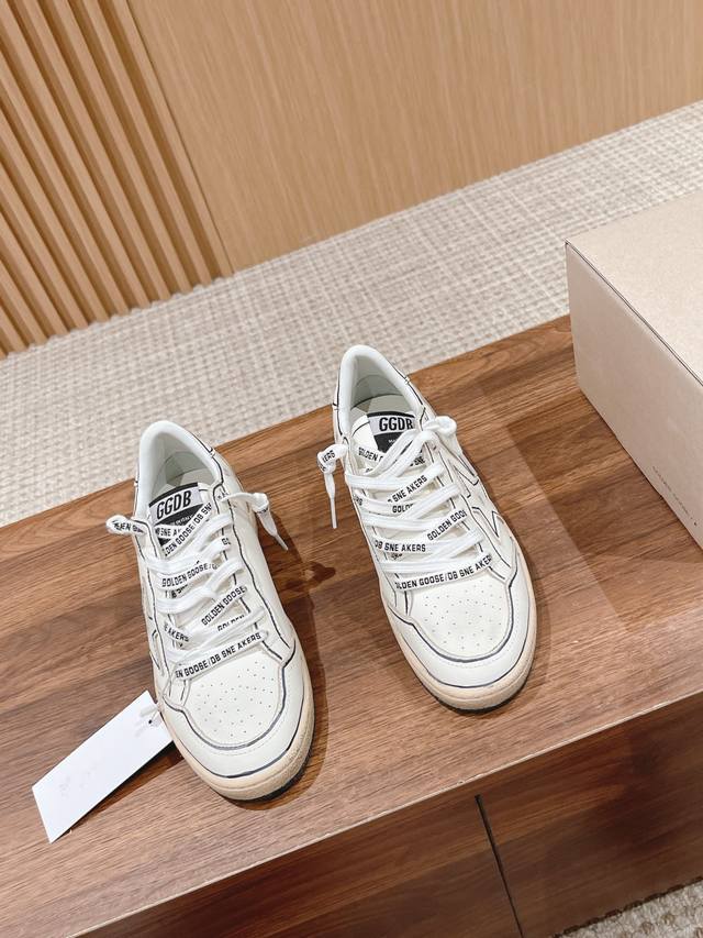 顶级版本 #情侣款 ｜Golden Goose Deluxe Brand ggdb经典情侣款小脏鞋 火红程度上怼小白鞋，下踩各类小脏鞋！明星私服上脚示范 ×就是