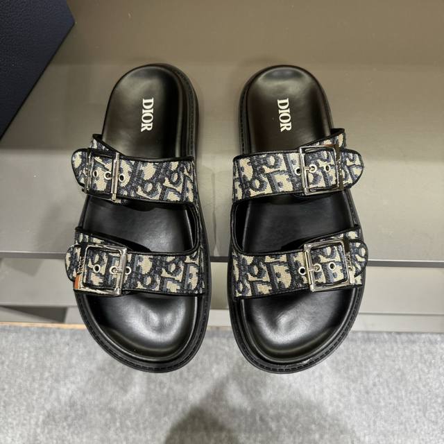 码数38-45Dior迪奥 最新款H-Town 系列 Oblique 厚底 拖鞋 凉鞋原版购入开发 做货 这款 Dior H-Town 凉鞋致敬运动风格经典标识